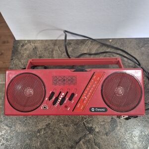 Vintage Eversonic AM FM Radio